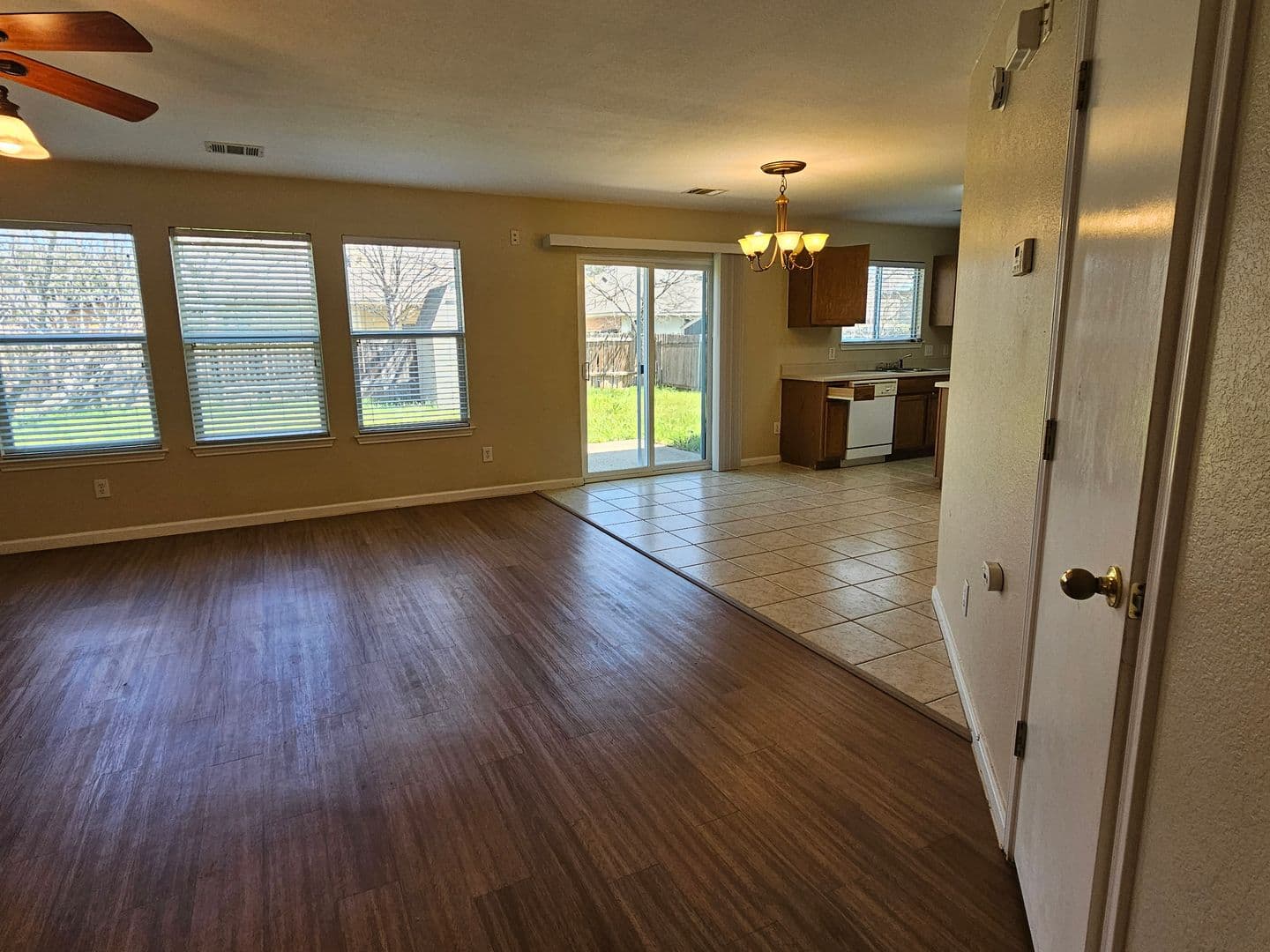 Kyle House: 221 Primrose Blvd
