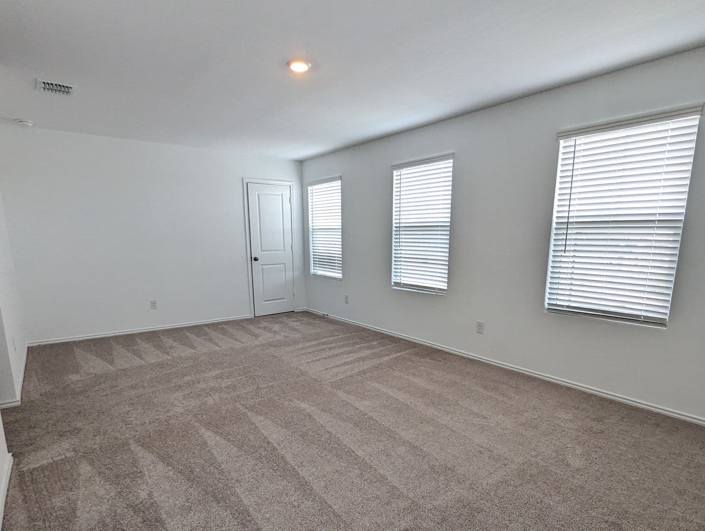 Kyle House: 152 Avre Loop