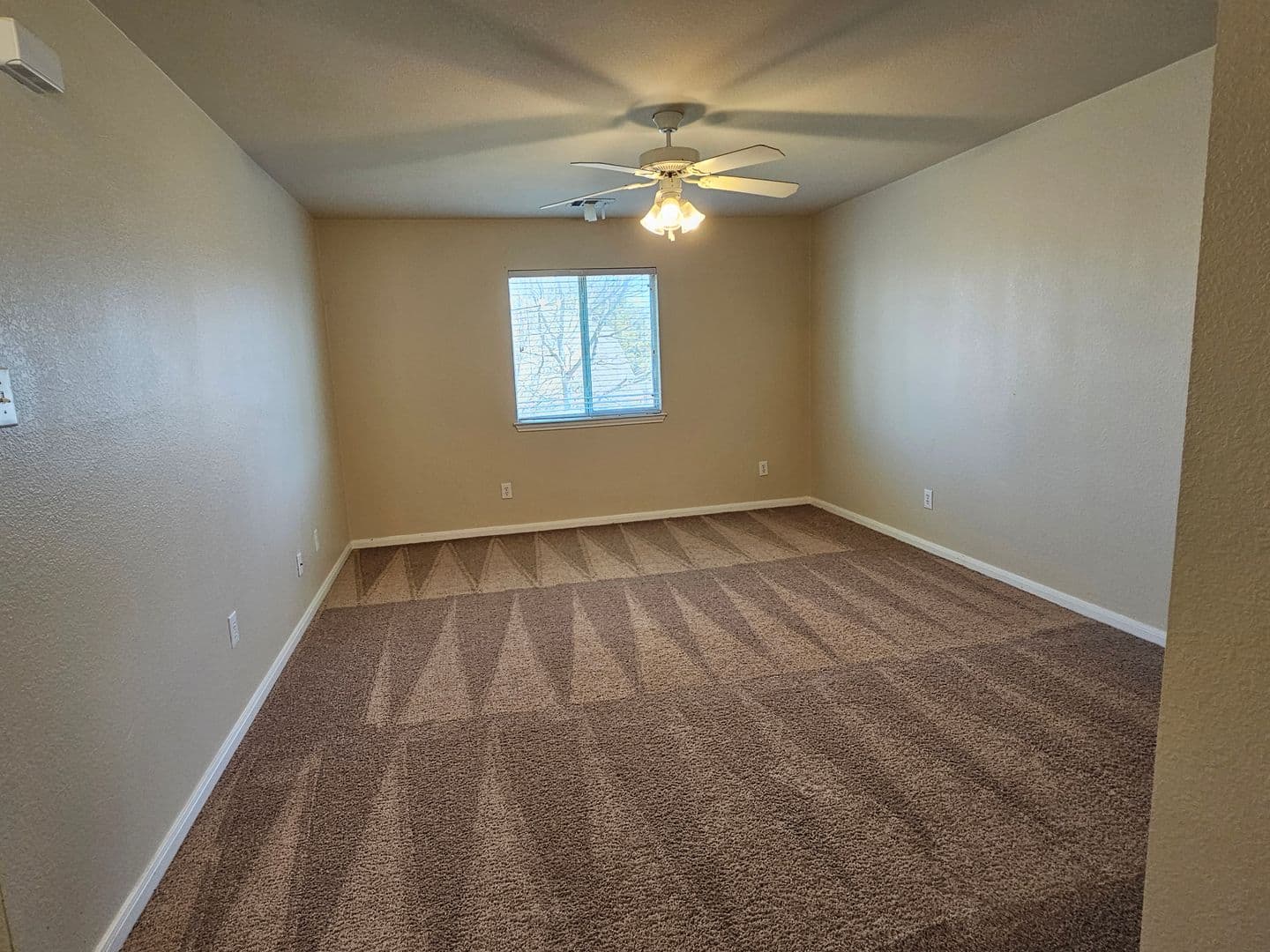 Kyle House: 221 Primrose Blvd