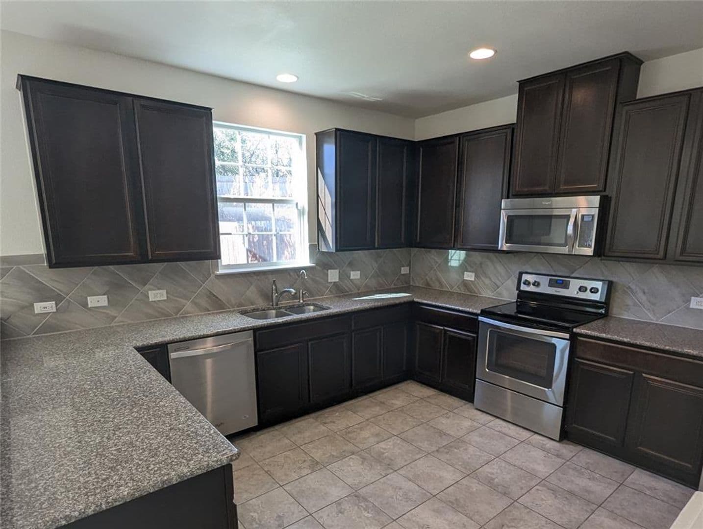 Austin House: 6805 Sunderland Trail