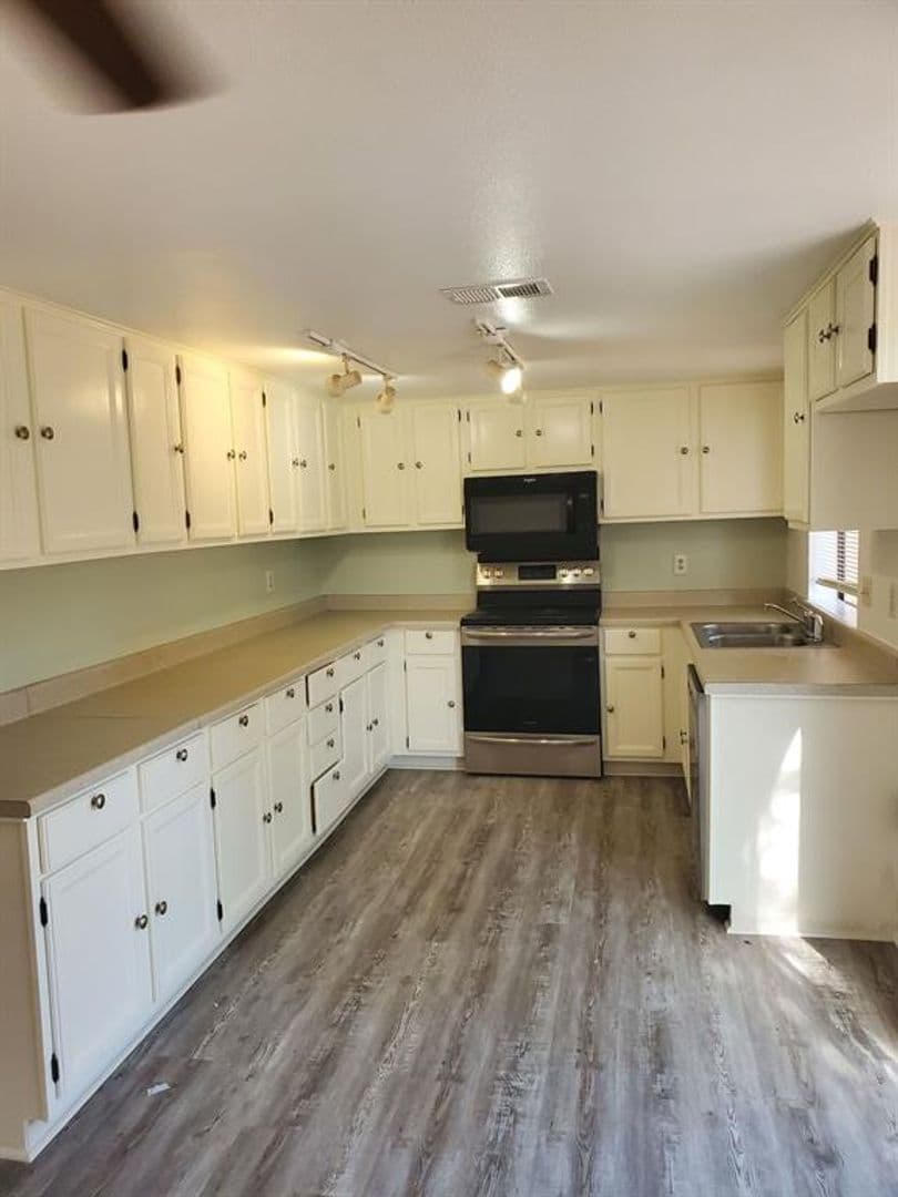 Austin Apartment: 8716 Clearbrook Trail