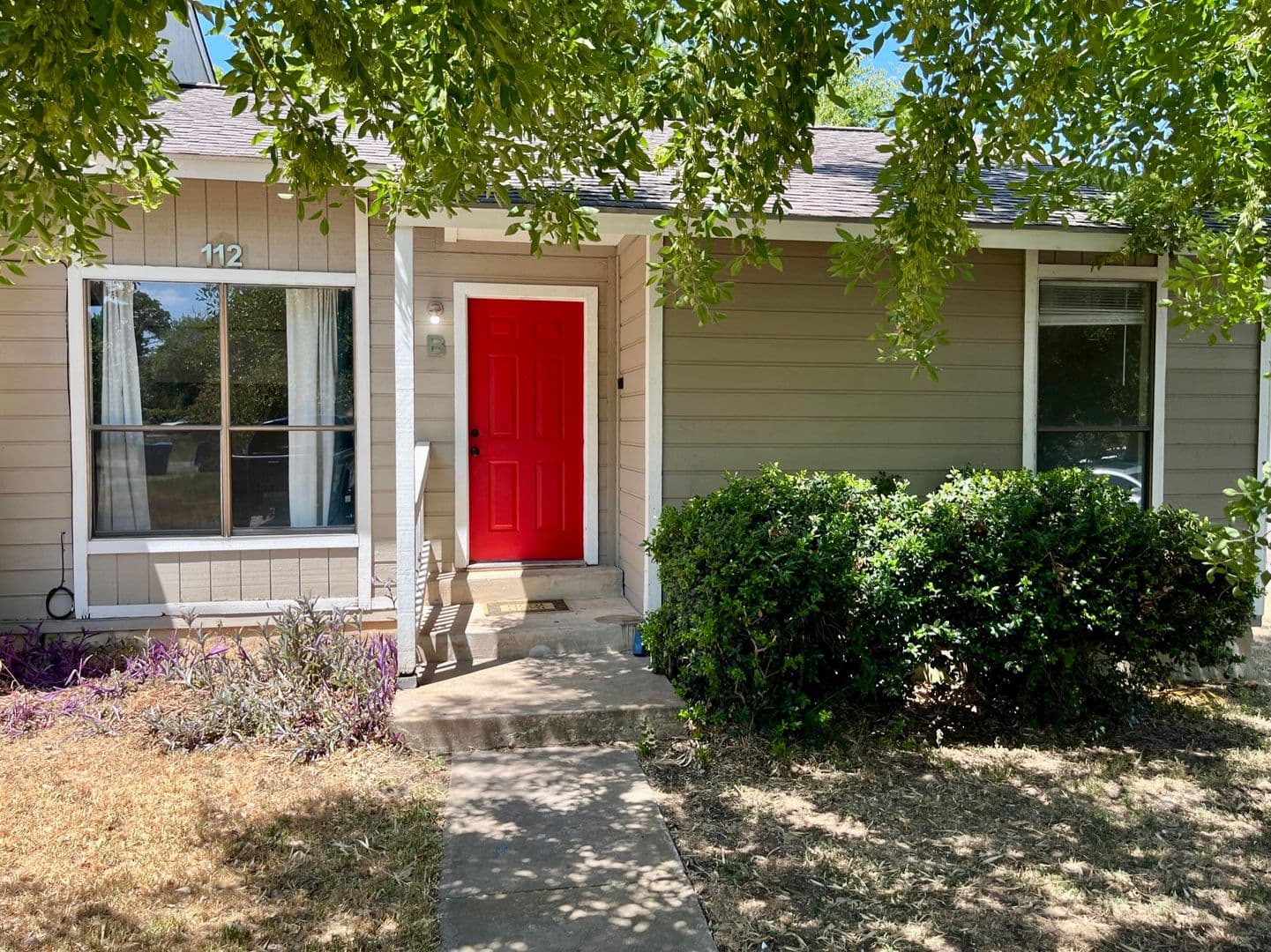 Elgin Apartment: 112 Hillside Cove