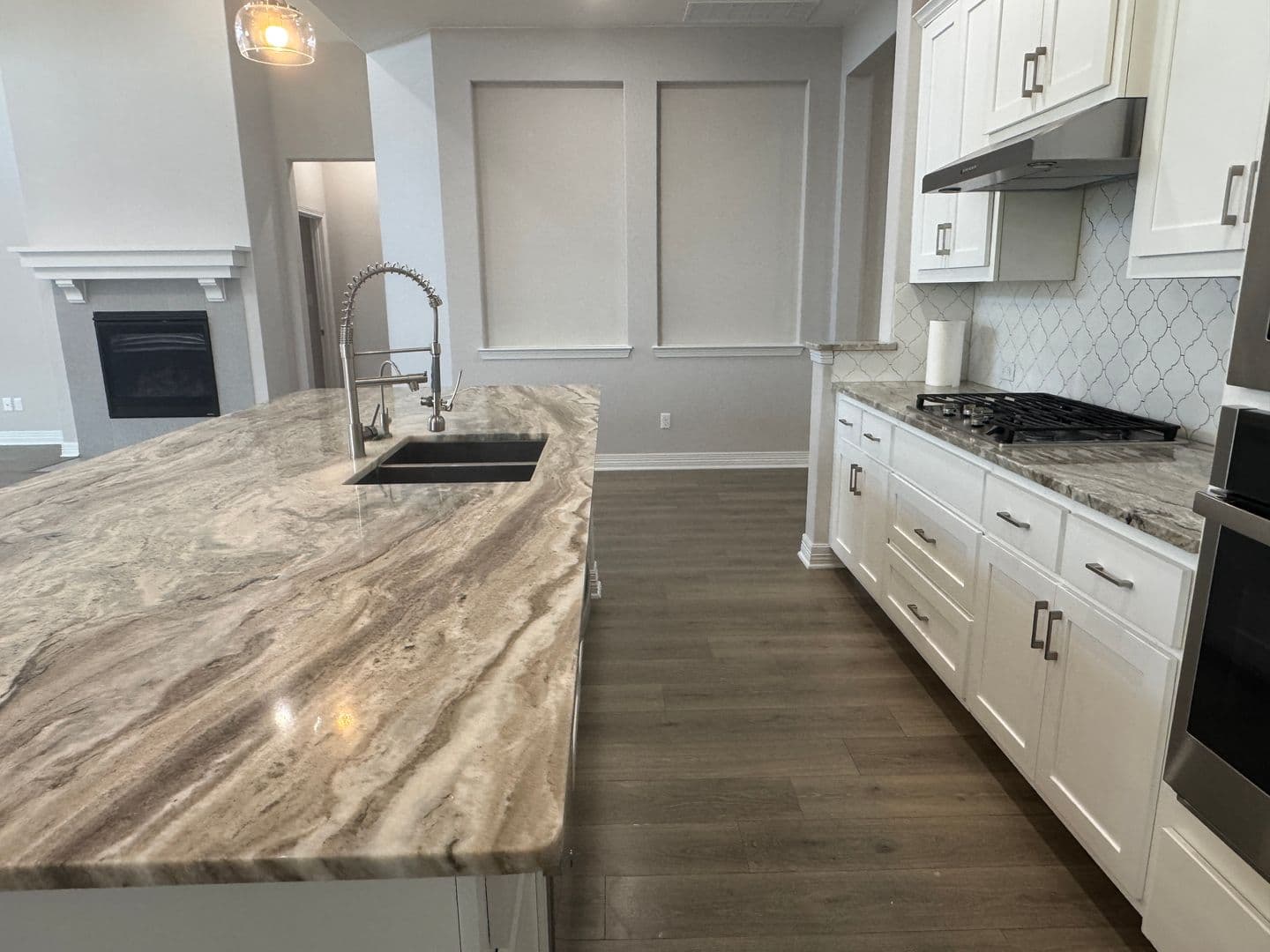 Georgetown House: 812 Karst Cv