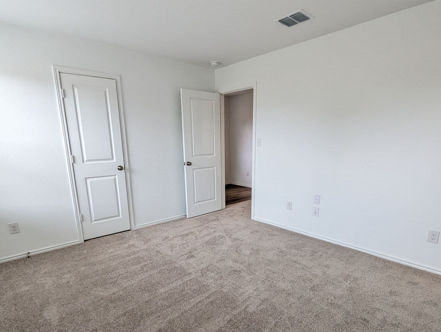 Kyle House: 152 Avre Loop