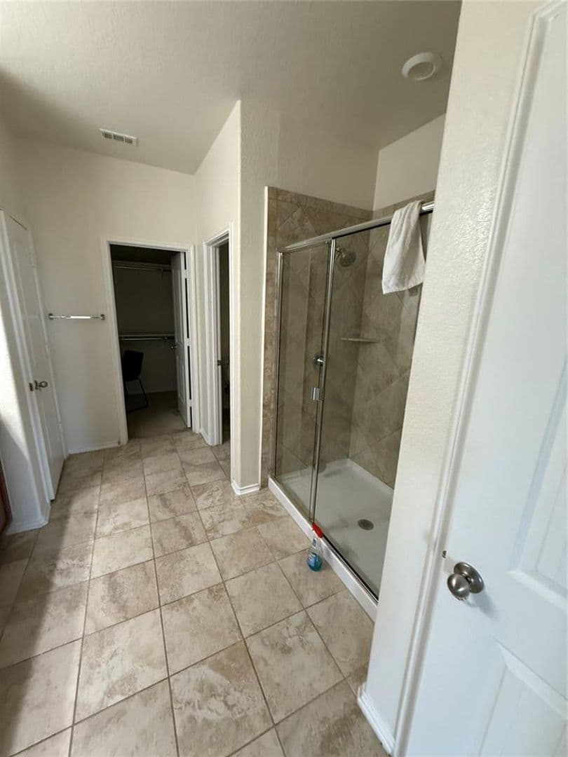 Pflugerville House: 16602 Brogan Ln