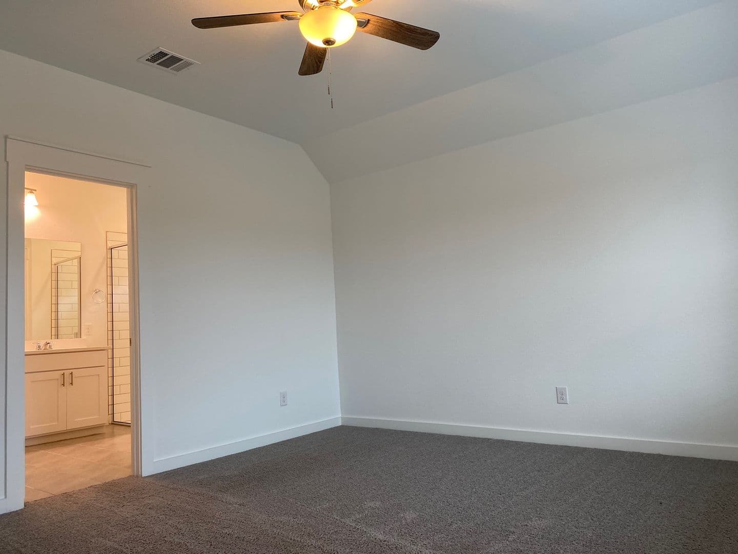 Georgetown House: 652 Pheasant Hill Ln