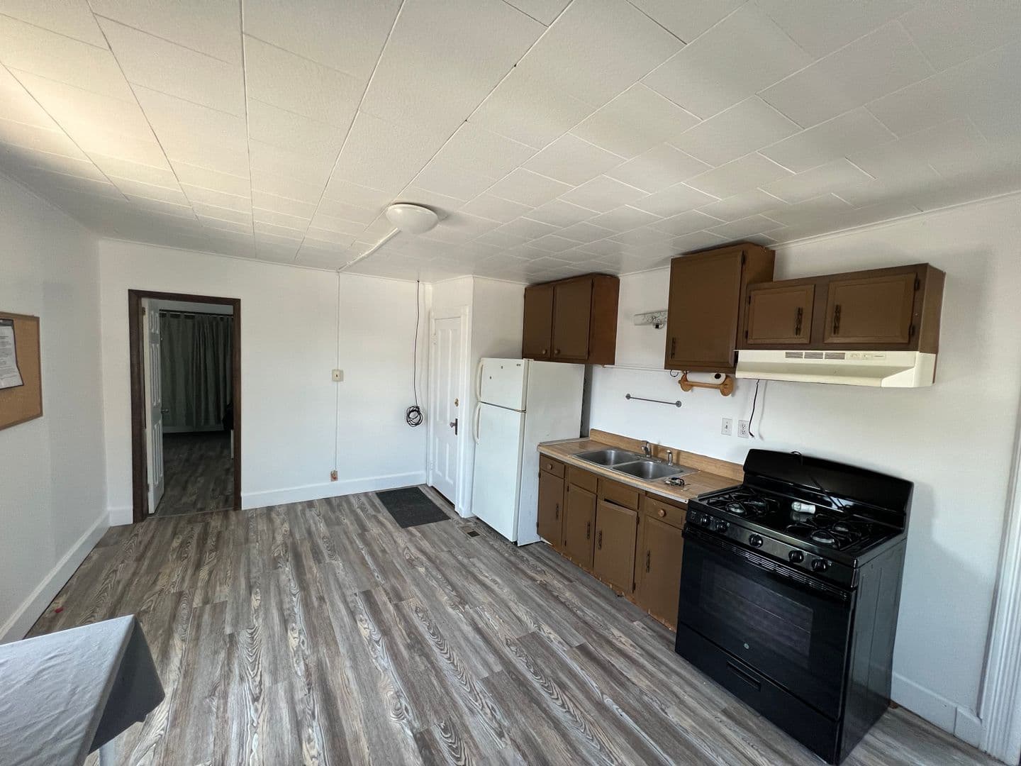 Johnson CIty Apartment: 234 Grand Ave.