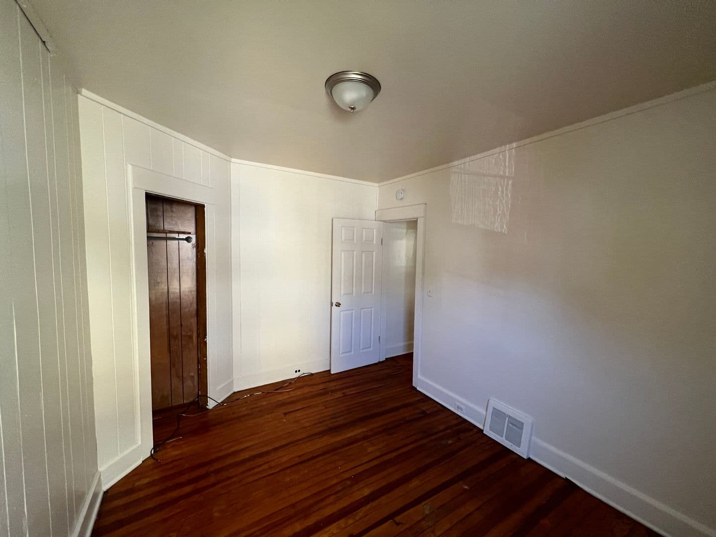 Endicott Apartment: 112 Adams Ave.