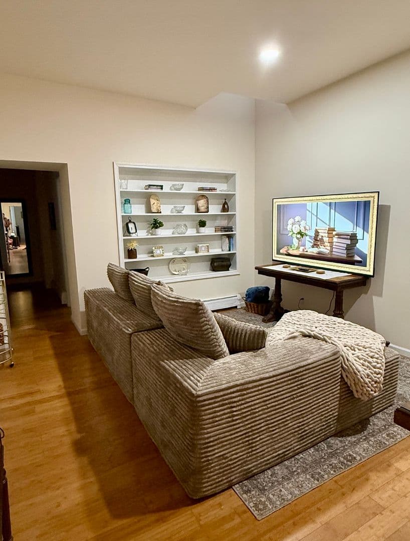 Binghamton Apartment: 138 Court st