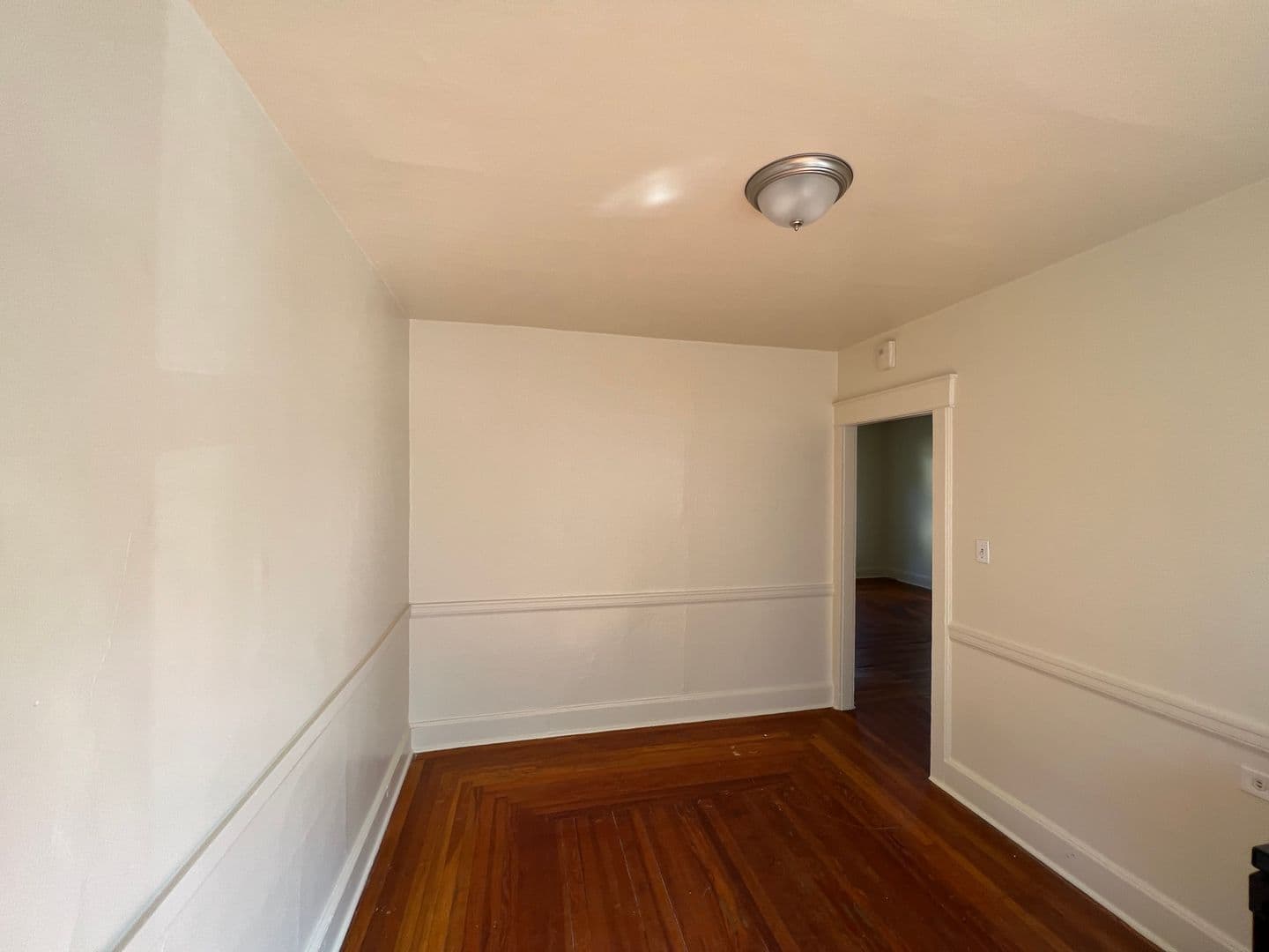 Endicott Apartment: 112 Adams Ave.