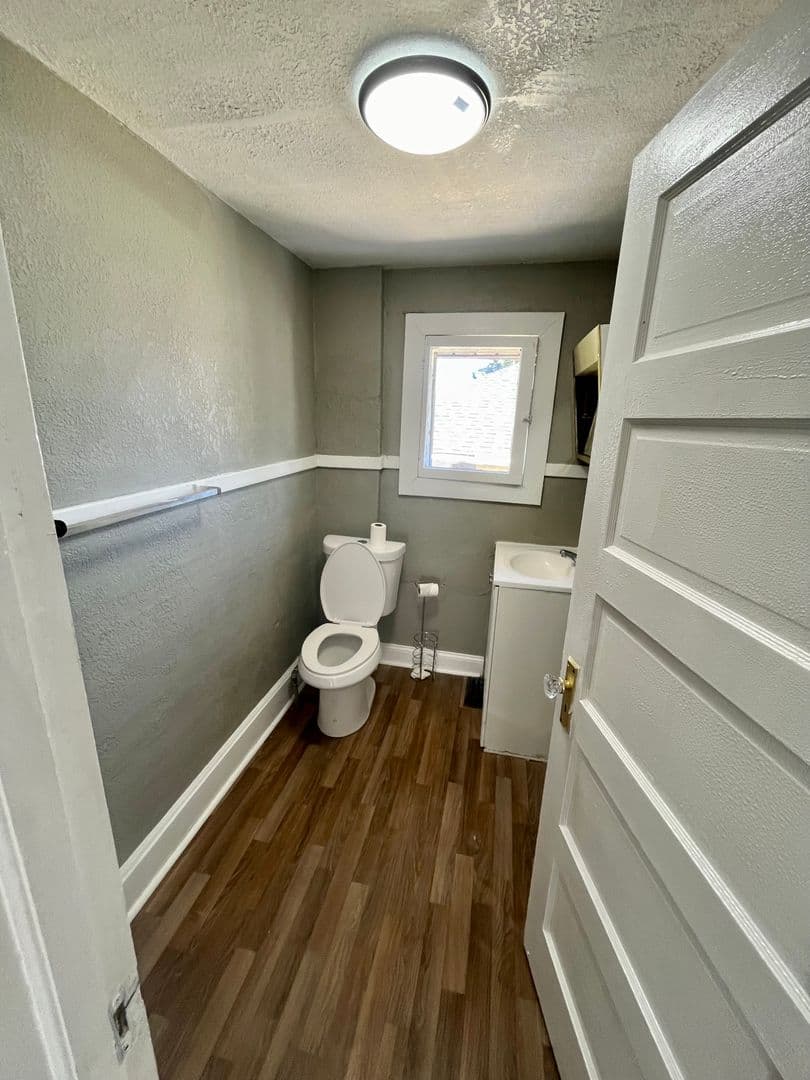 Johnson City House: 60 Roberts st