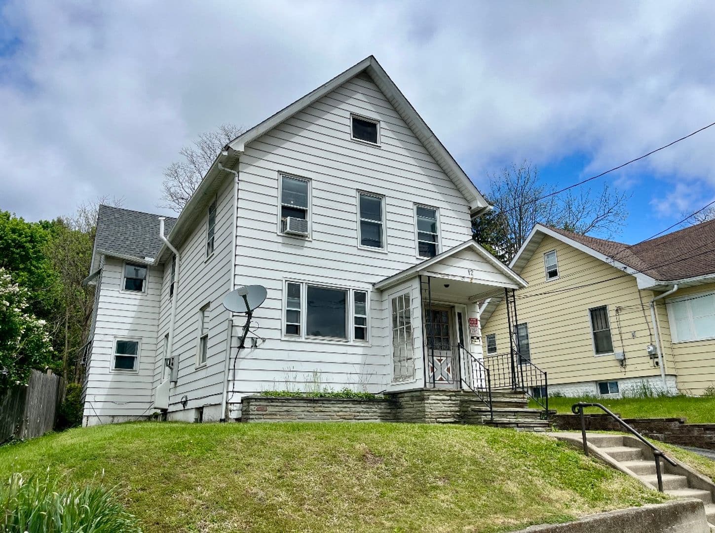 Binghamton Apartment: 12 Cypress st