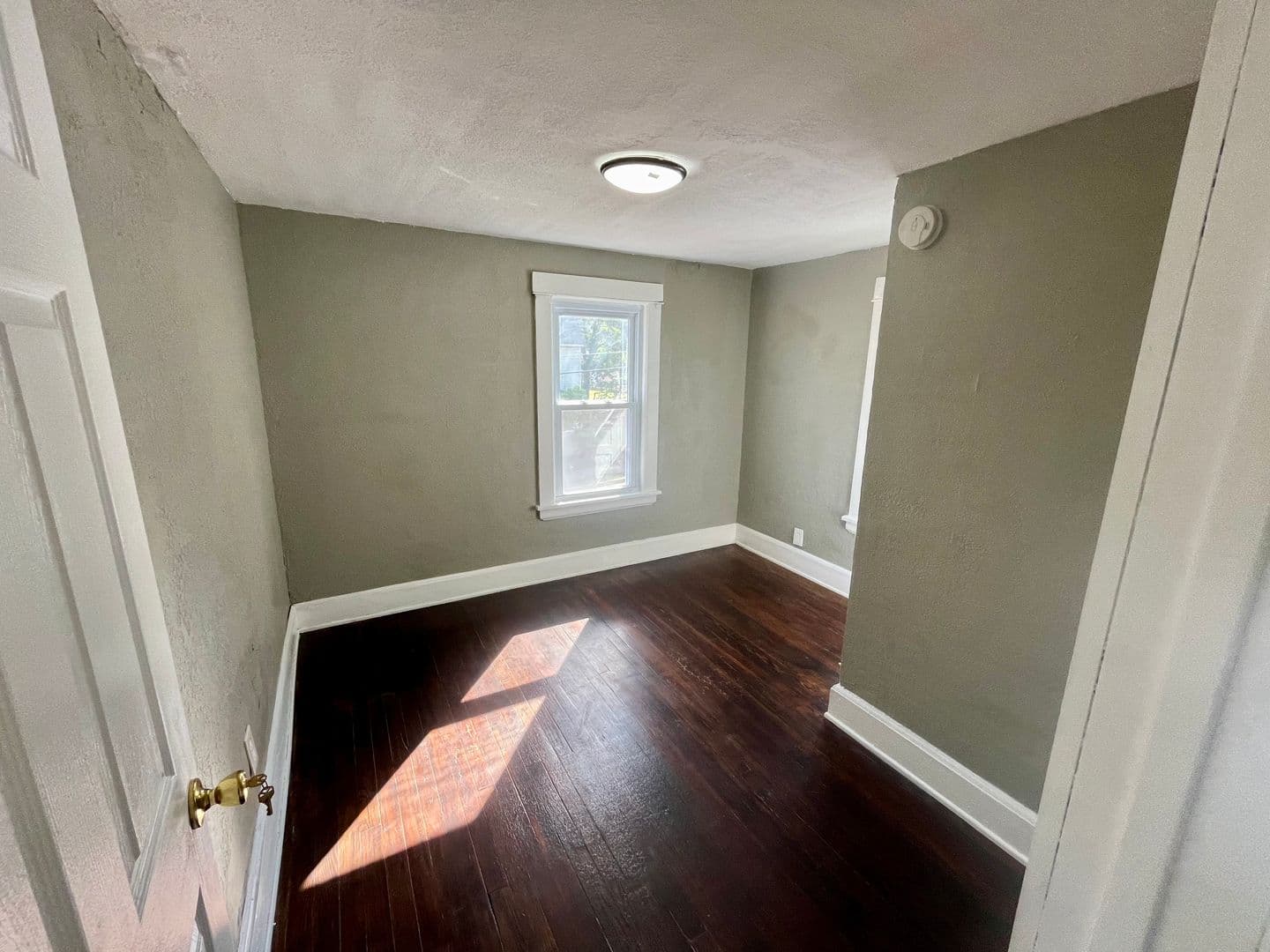 Johnson City House: 60 Roberts st