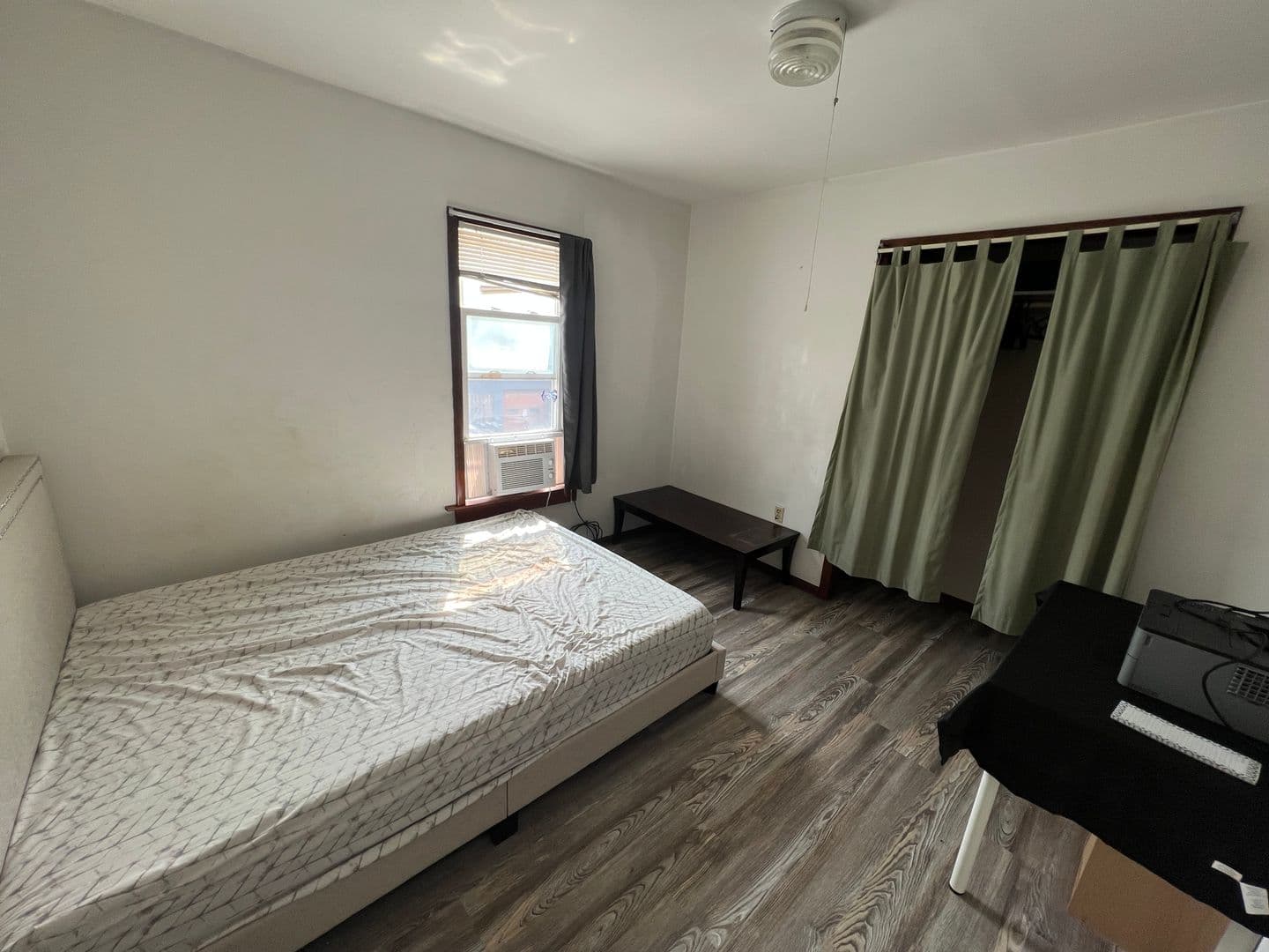Johnson CIty Apartment: 234 Grand Ave.