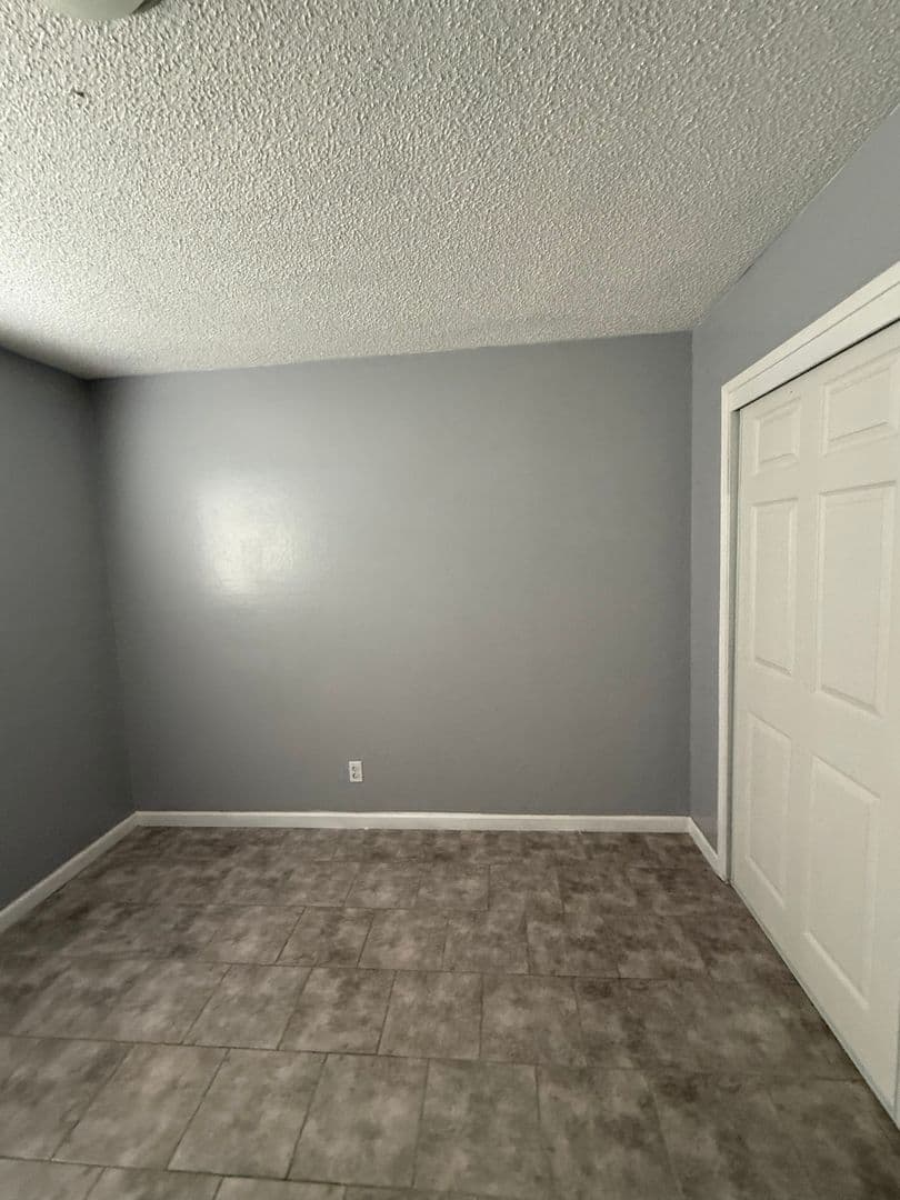Sacramento Apartment: 701 Plaza Avenue