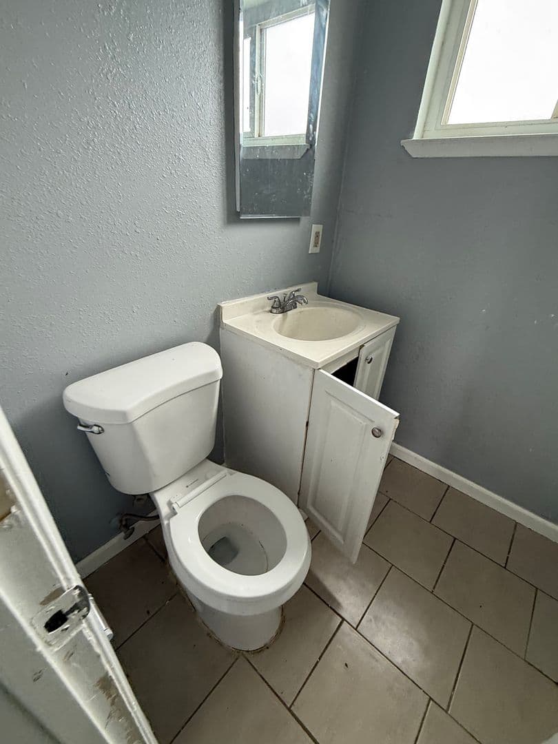 Sacramento Apartment: 618 Plaza Ave