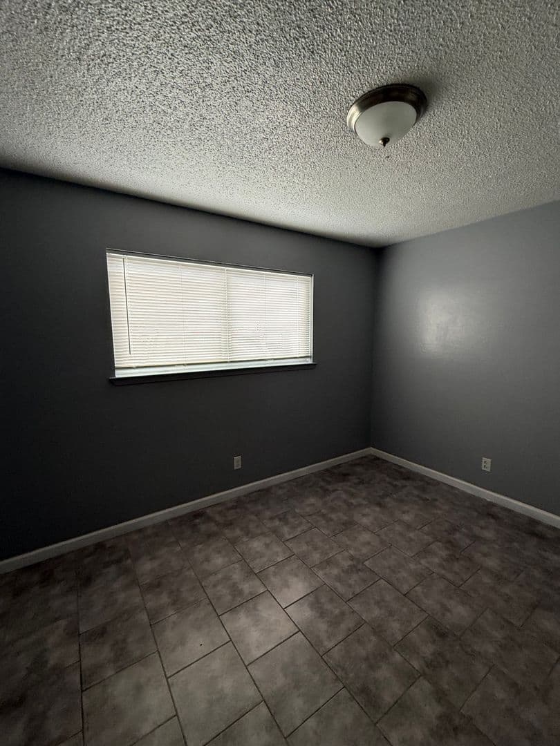 Sacramento Apartment: 701 Plaza Avenue