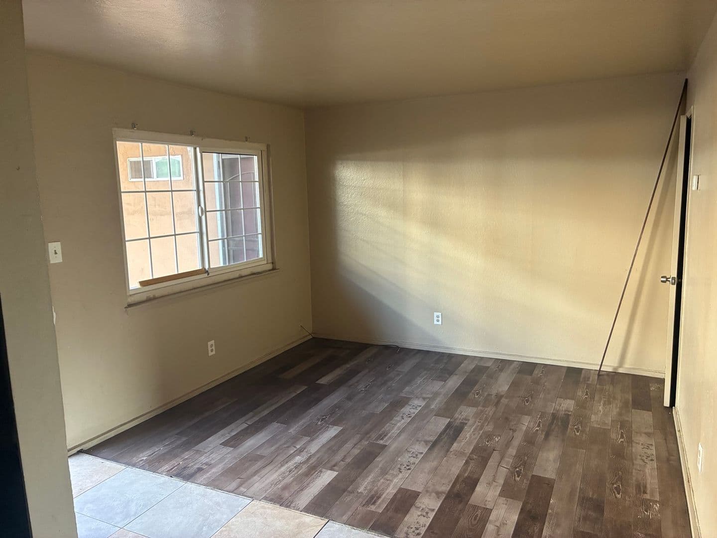 Sacramento Apartment: 618 Plaza Ave