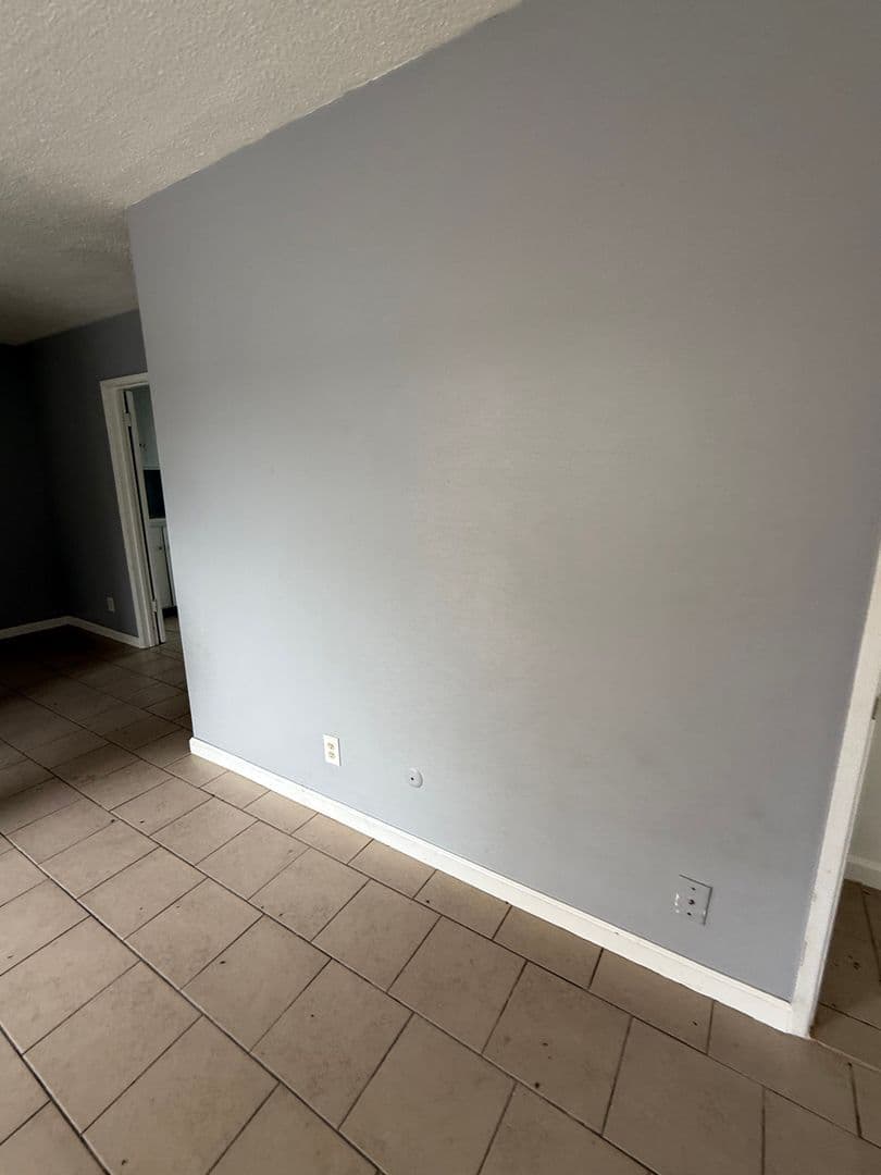 Sacramento Apartment: 618 Plaza Ave