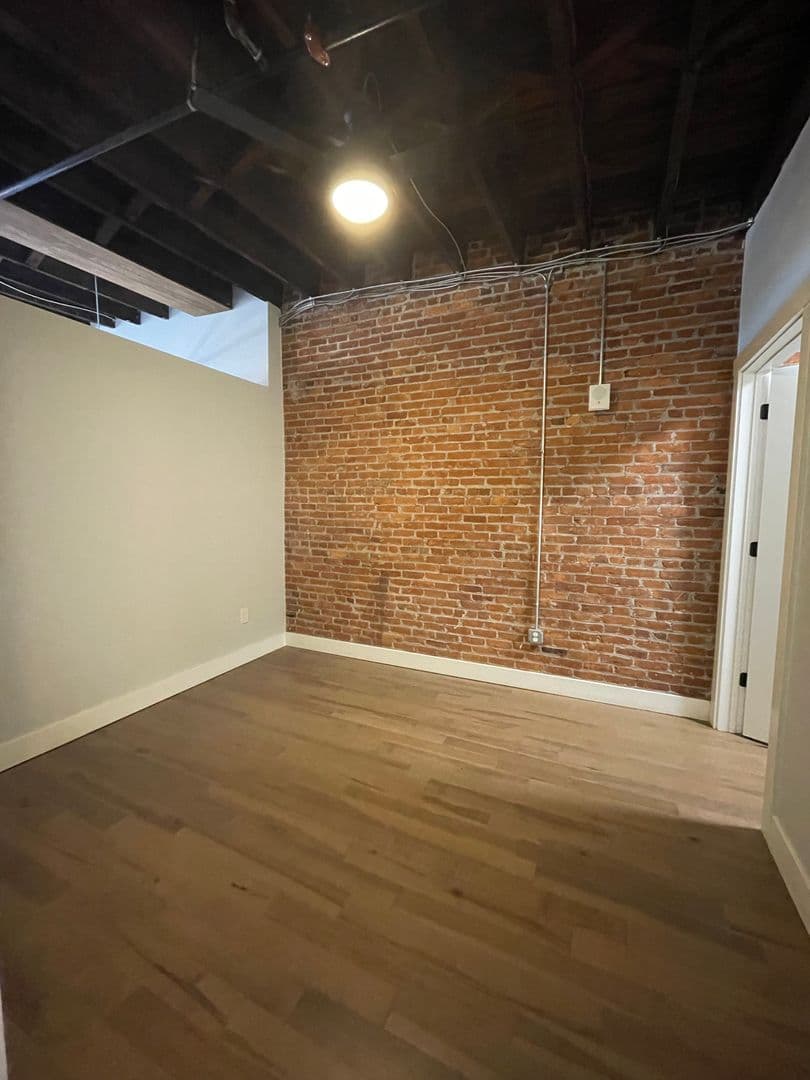 Utica Apartment: 119-137 Hotel Street - 415