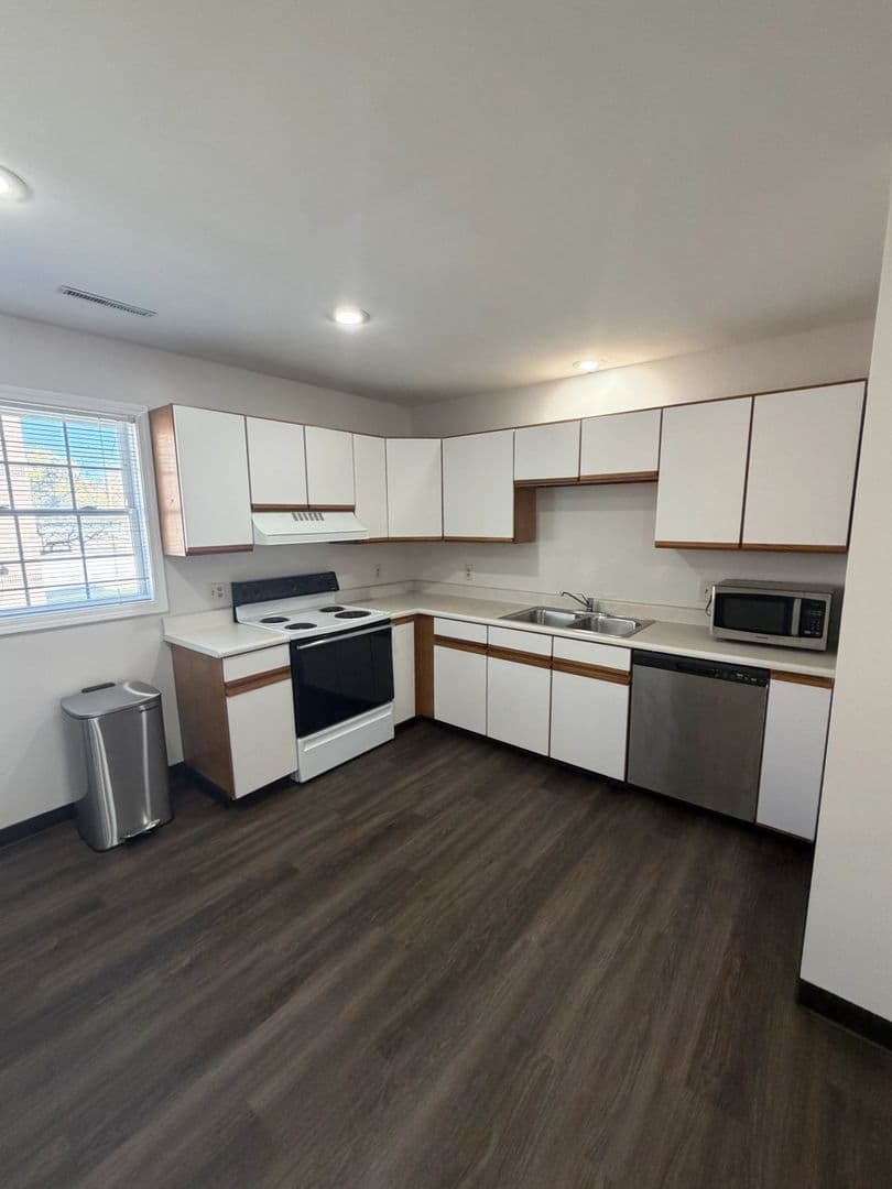 Manlius Apartment: 4671 Brickyard Falls Road