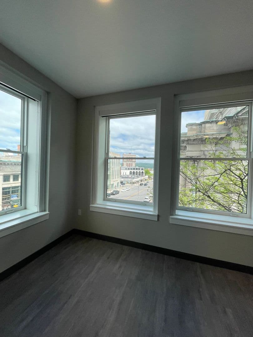Utica Apartment: 239 Genesee Street