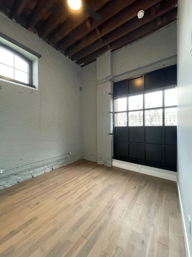Utica Apartment: 119-137 Hotel Street - 107