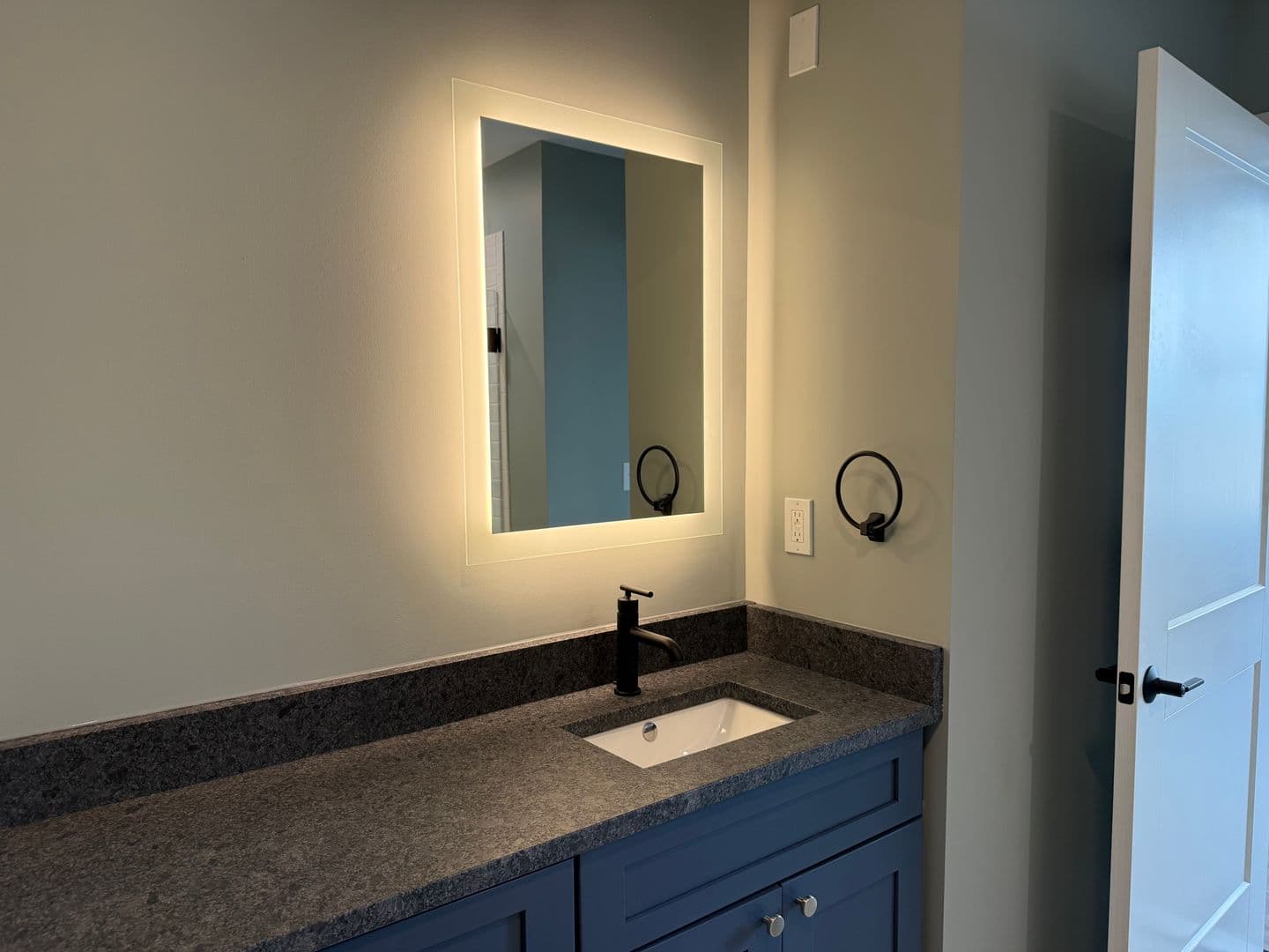 Utica Apartment: 239 Genesee Street