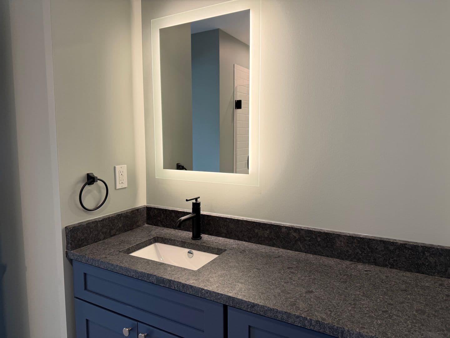 Utica Apartment: 239 Genesee Street