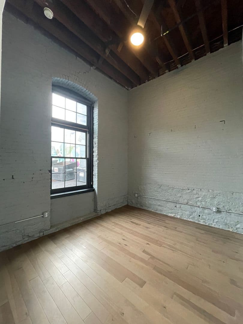 Utica Apartment: 119-137 Hotel Street - 107
