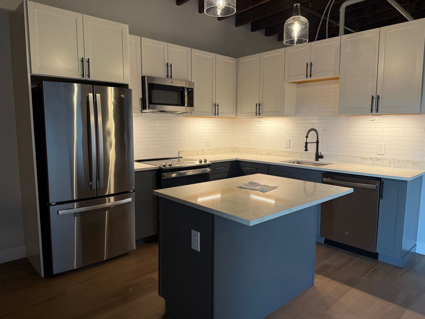 Utica Apartment: 119-137 Hotel Street - 102