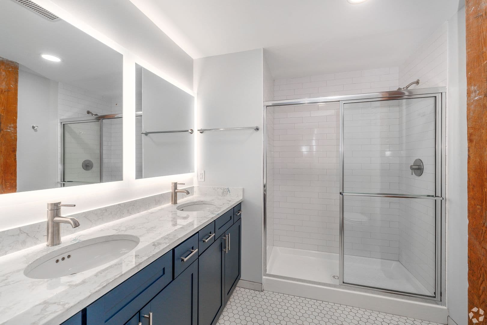 Utica Apartment: 119-137 Hotel Street - 209