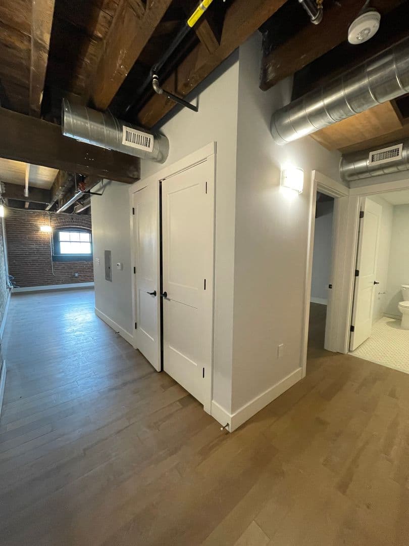 Utica Apartment: 119-137 Hotel Street - 207