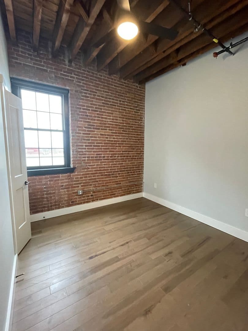 Utica Apartment: 119-137 Hotel Street - 301