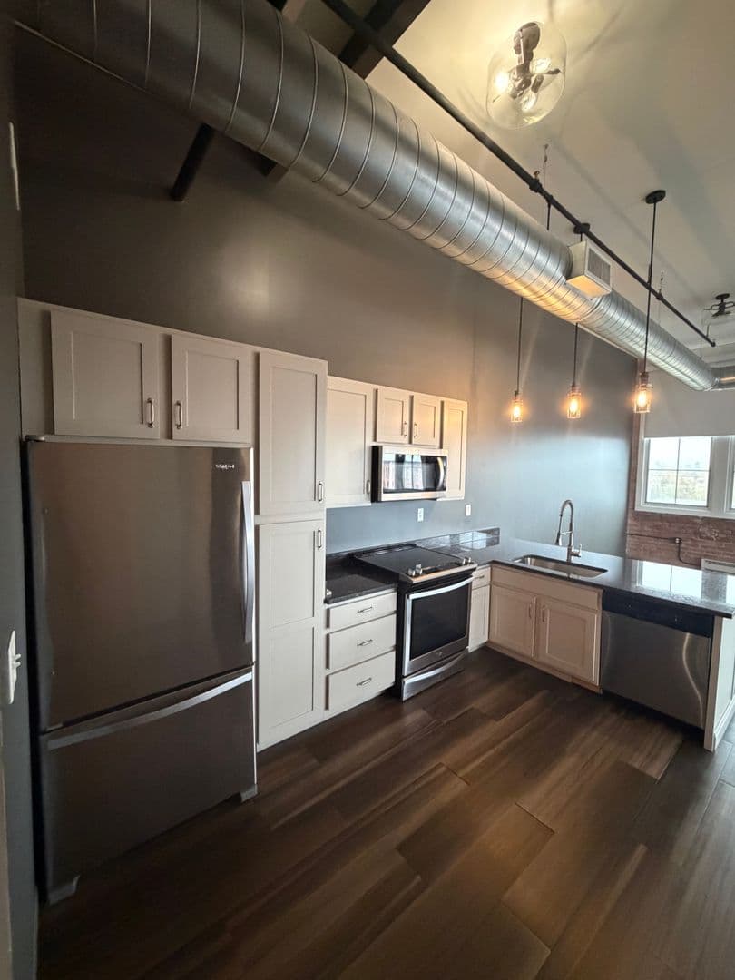 Syracuse Apartment: 102 West Division Street