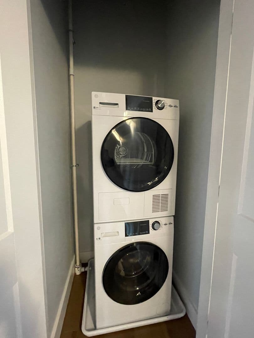 Utica Apartment: 119-137 Hotel Street - 301