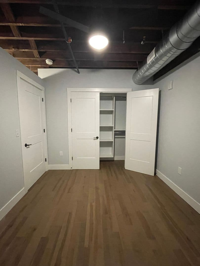 Utica Apartment: 119-137 Hotel Street - 304