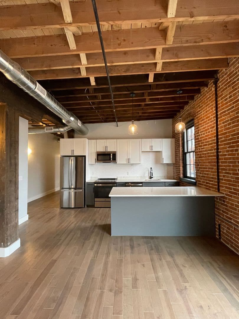 Utica Apartment: 119-137 Hotel Street - 301