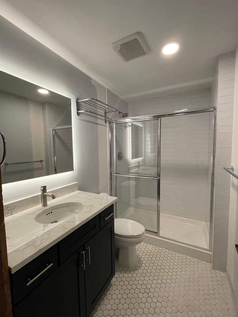 Utica Apartment: 119-137 Hotel Street - 301