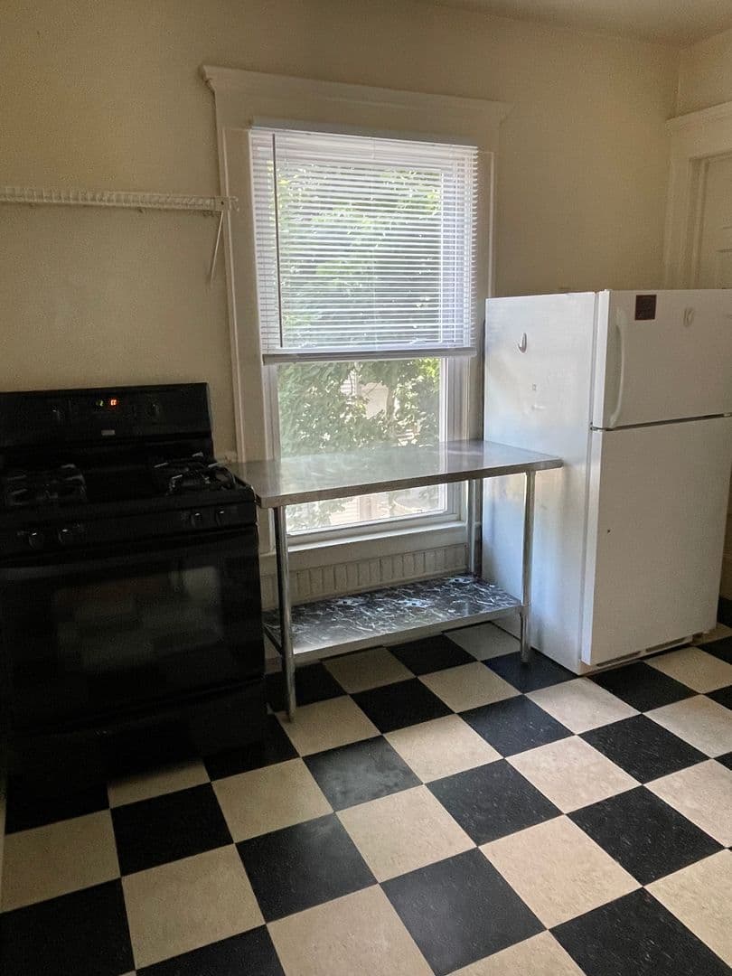 Syracuse Apartment: 106 Clarendon Street