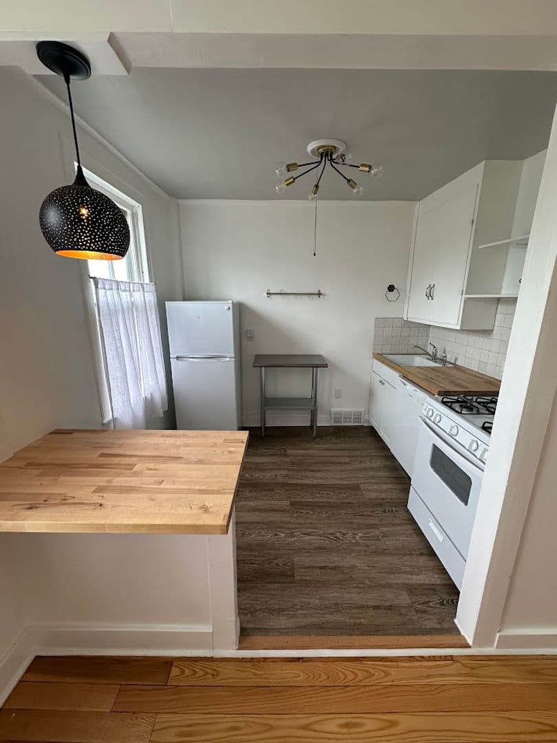 Fayetteville Apartment: 312 East Genesee Street