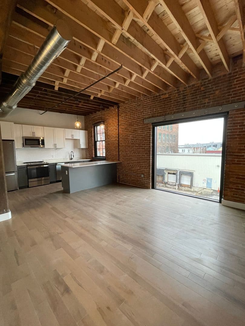 Utica Apartment: 119-137 Hotel Street - 301