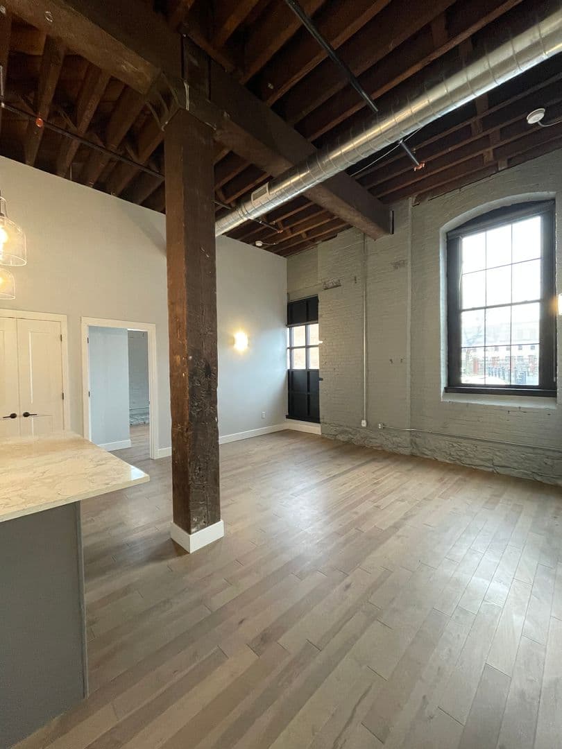 Utica Apartment: 119-137 Hotel Street - 107