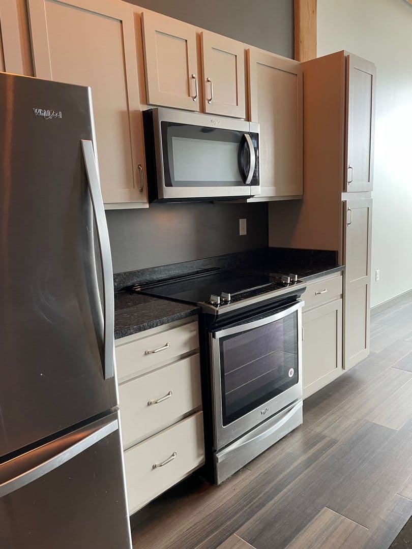 Syracuse Apartment: 102 West Division Street