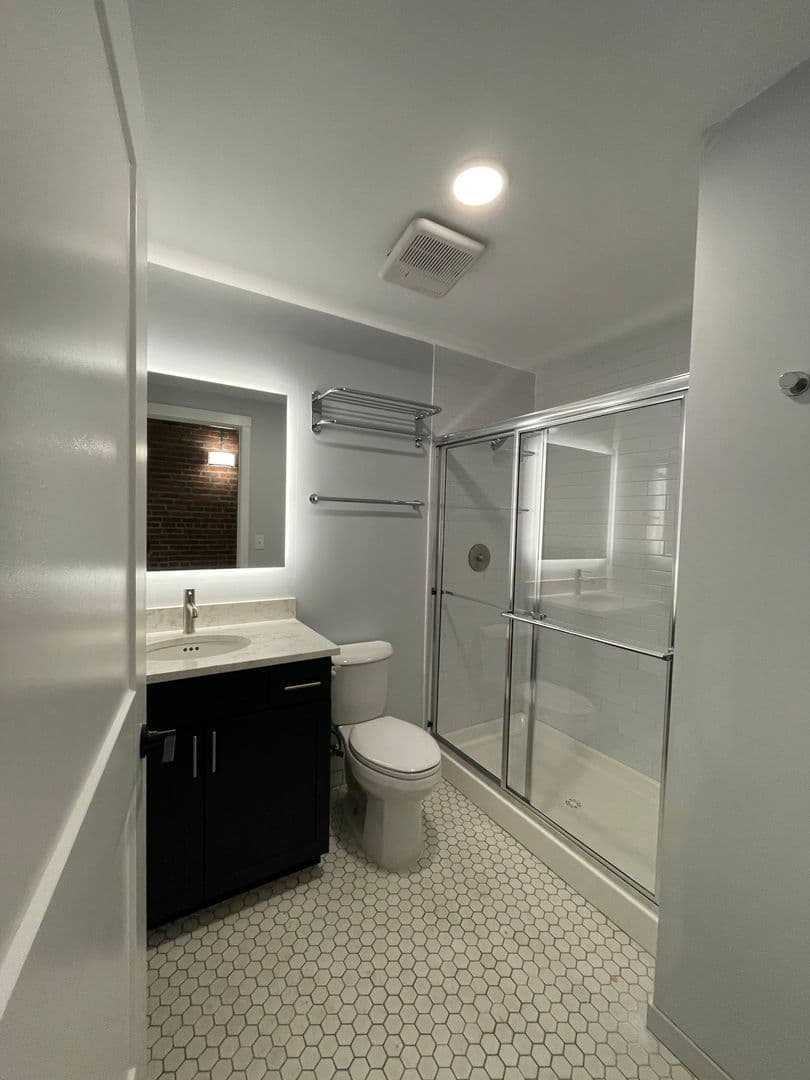 Utica Apartment: 119-137 Hotel Street - 203