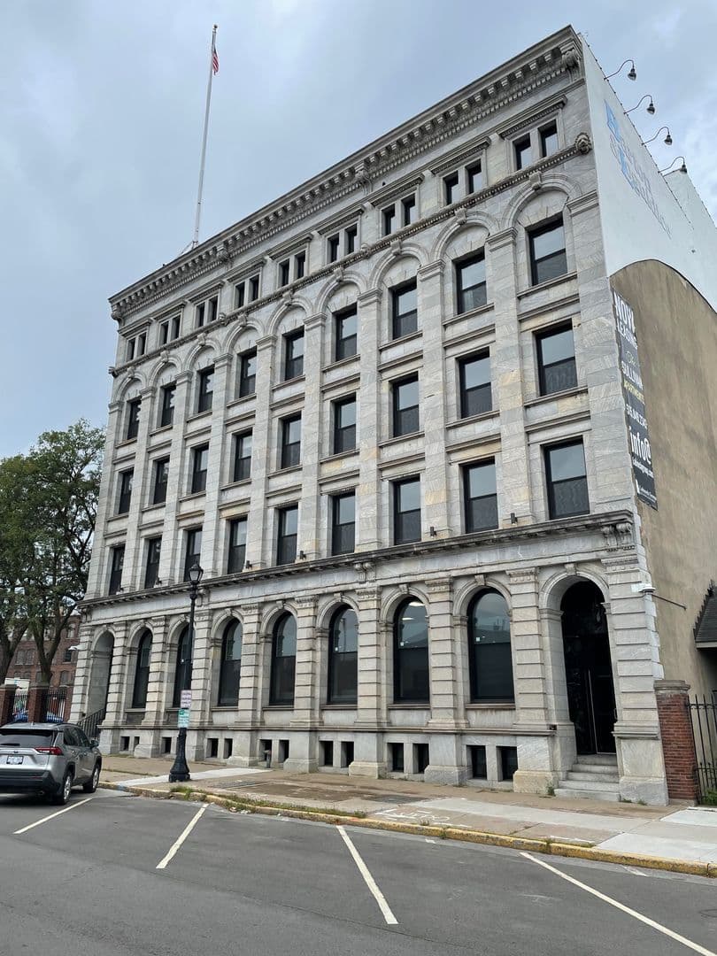 Utica Apartment: 70 Genesee Street