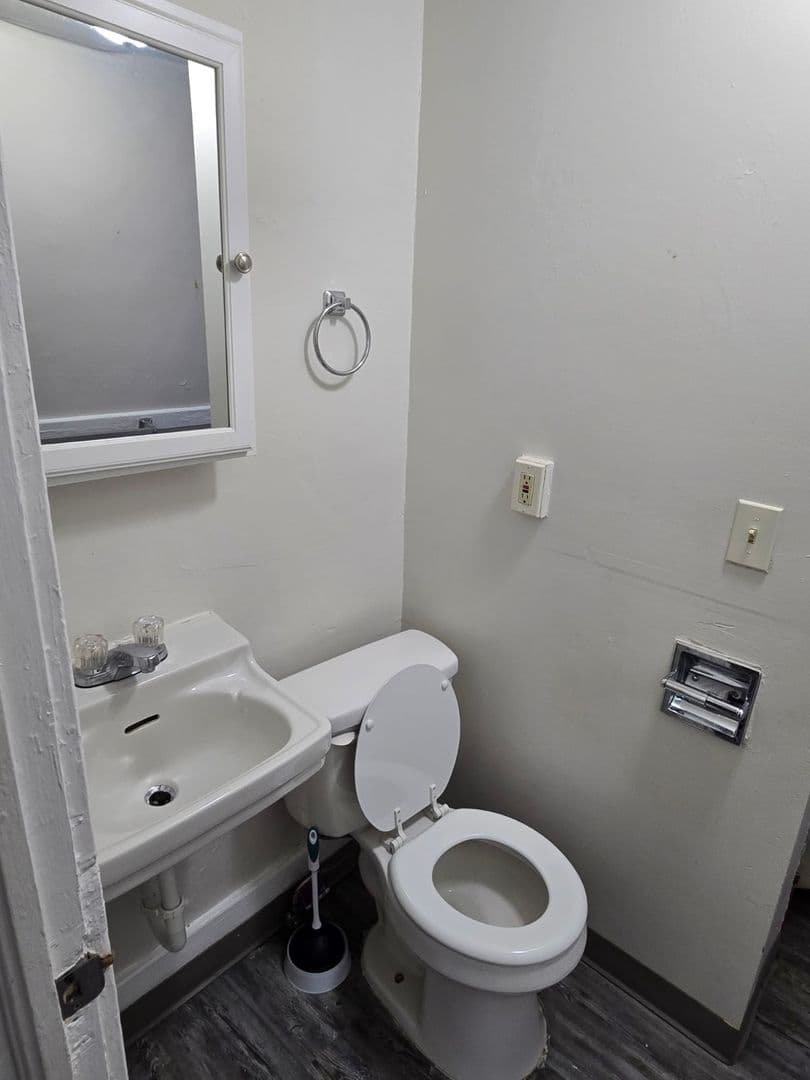 Syracuse Apartment: 519 S. Beech Street