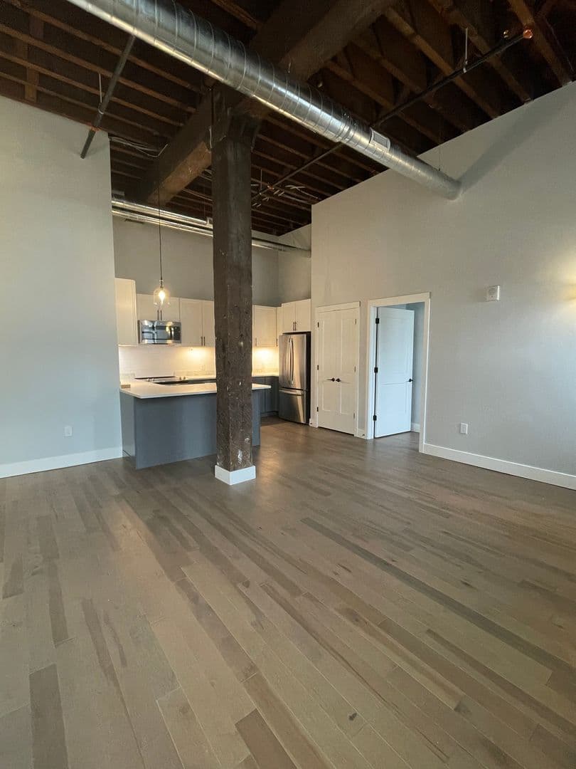 Utica Apartment: 119-137 Hotel Street - 107