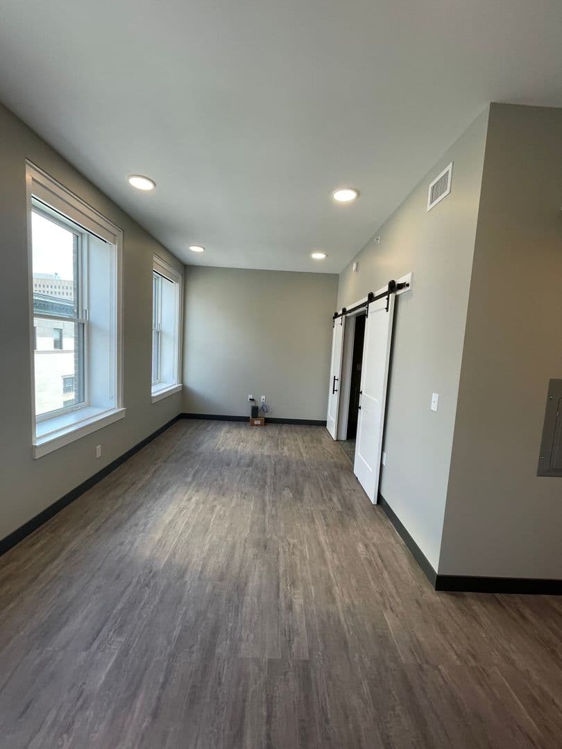Utica Apartment: 239 Genesee Street