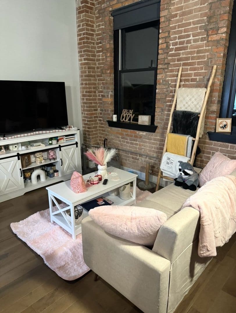 Utica Apartment: 119-137 Hotel Street - 203